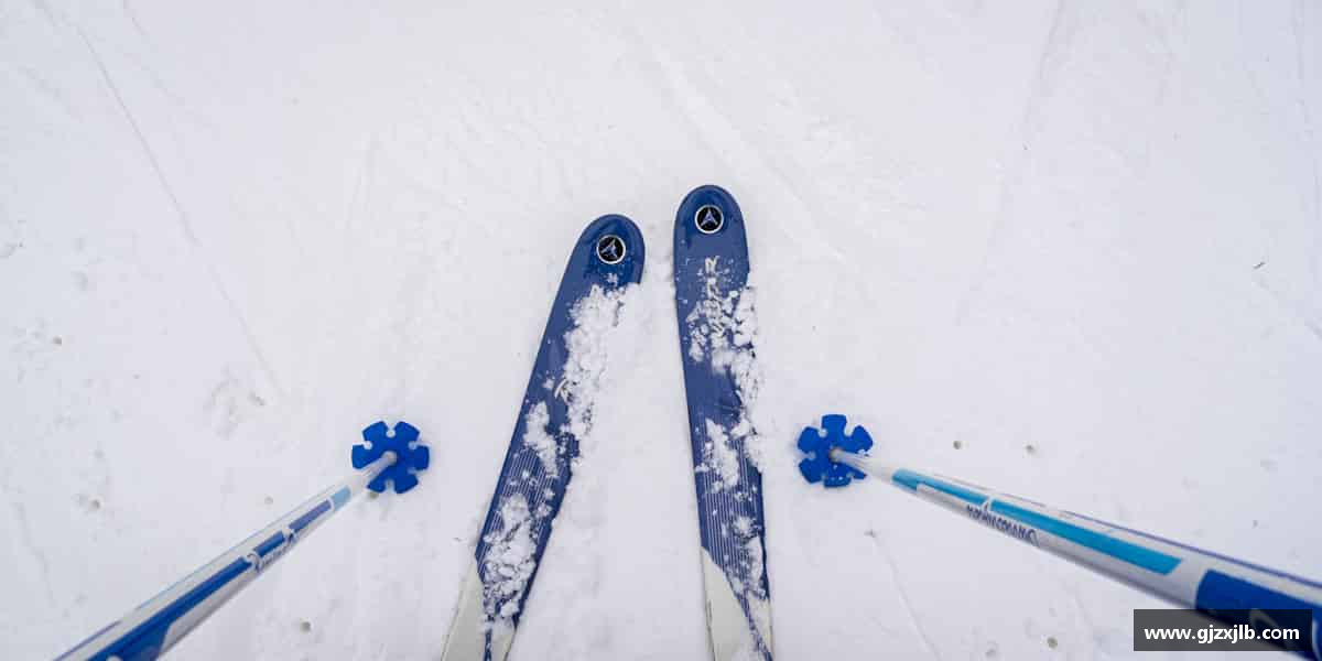 因为坚持，所以强大。